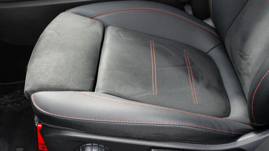 MERCEDES-BENZ CLA -