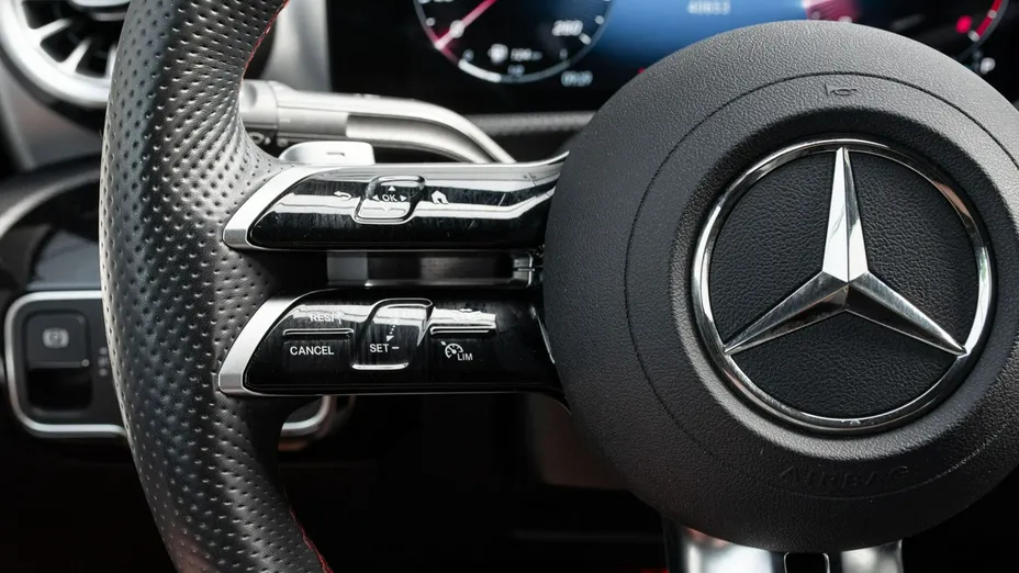 MERCEDES-BENZ CLA -