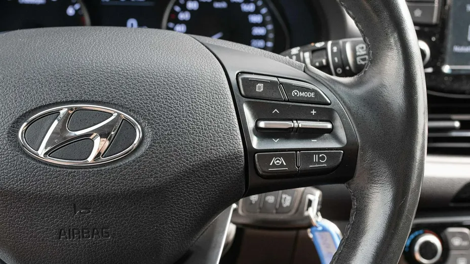 HYUNDAI i30 -