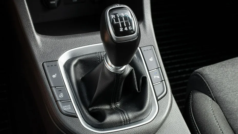 HYUNDAI i30 -