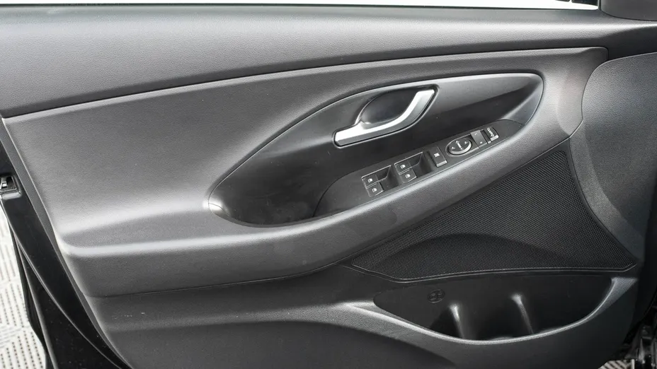HYUNDAI i30 -