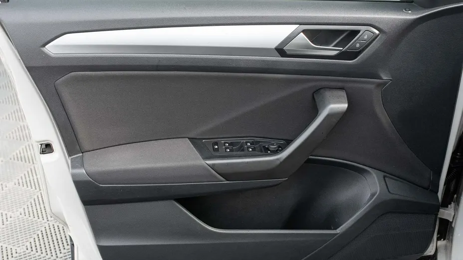 VOLKSWAGEN T-ROC -