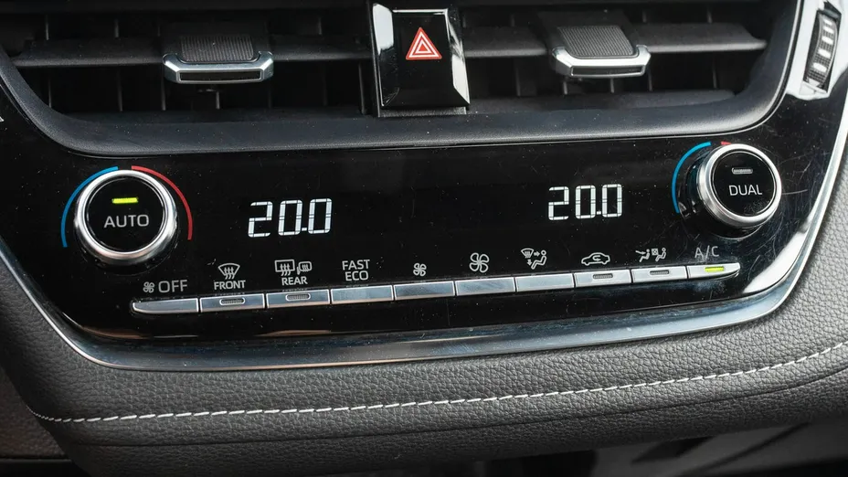 TOYOTA Corolla -