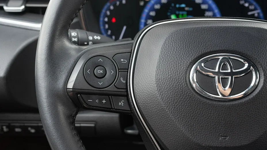 TOYOTA Corolla -