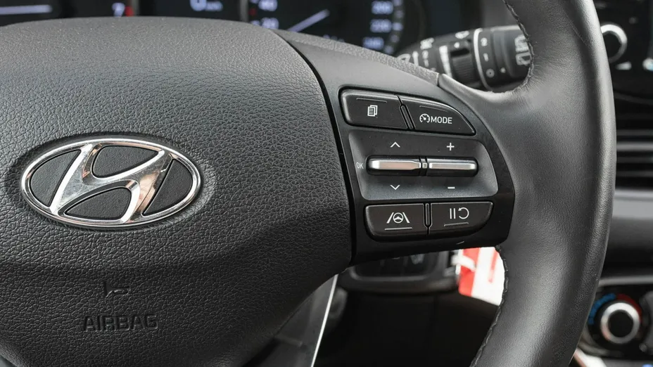 HYUNDAI i30 -