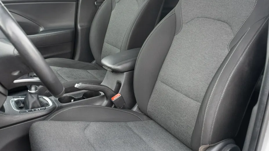 HYUNDAI i30 -
