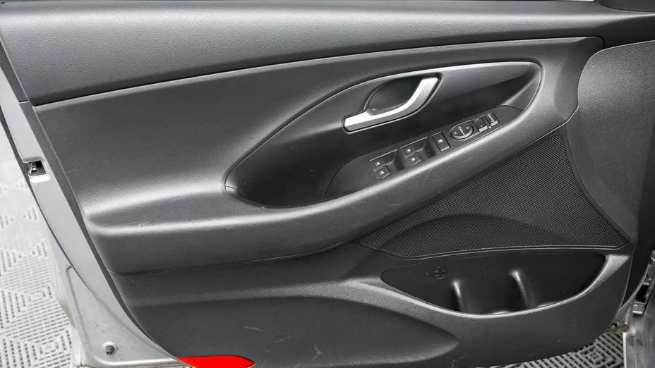 HYUNDAI i30 -