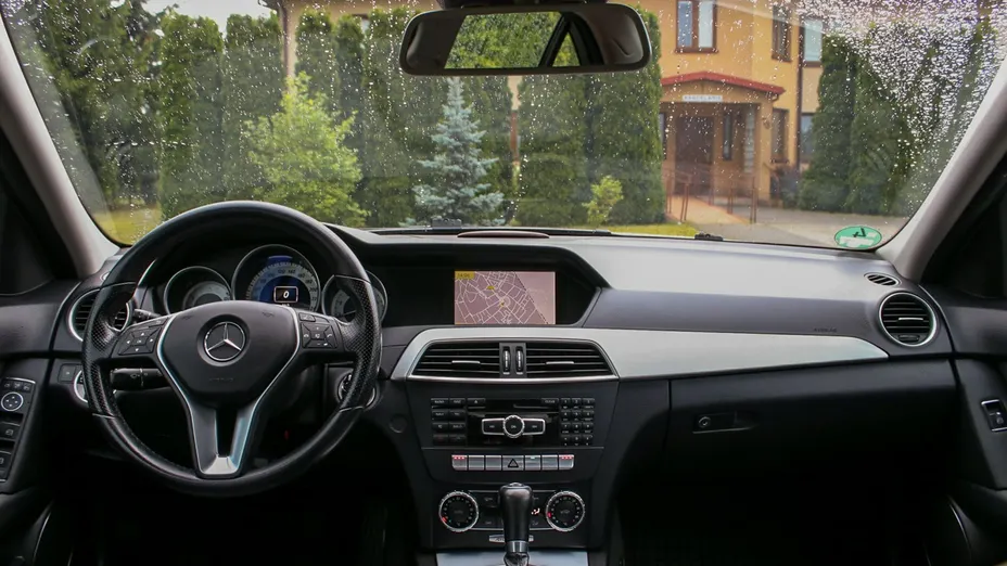 MERCEDES-BENZ C Klasa -