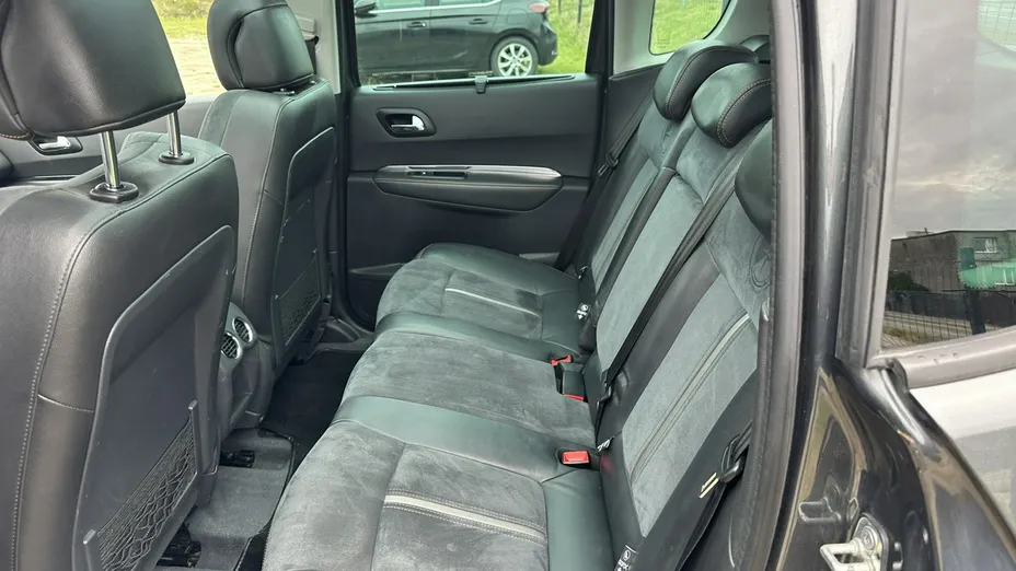 PEUGEOT 3008 -