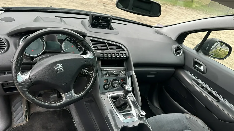 PEUGEOT 3008 -