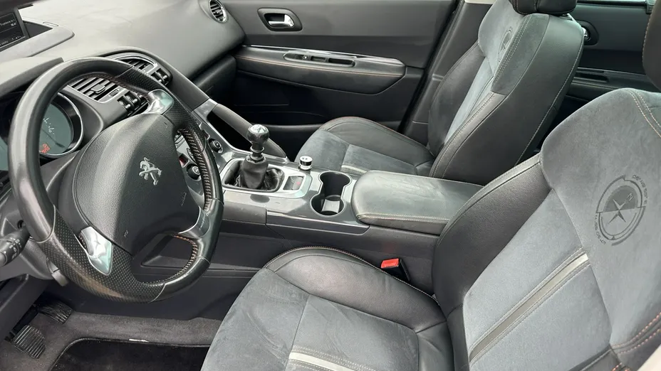 PEUGEOT 3008 -