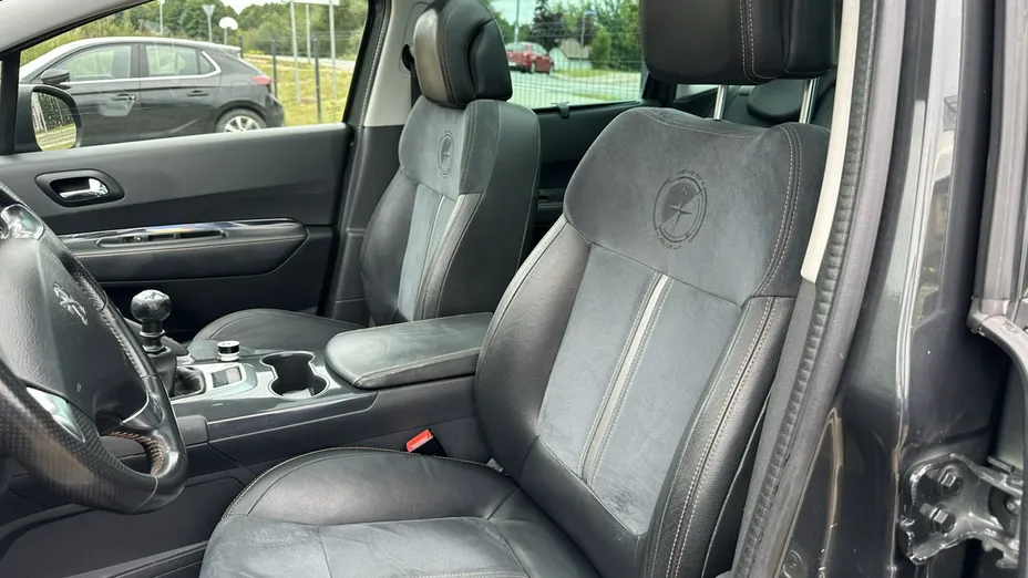 PEUGEOT 3008 -