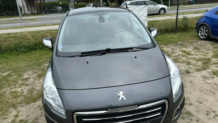 PEUGEOT 3008 -