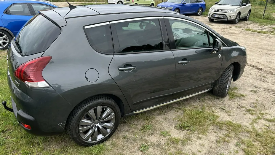 PEUGEOT 3008 -