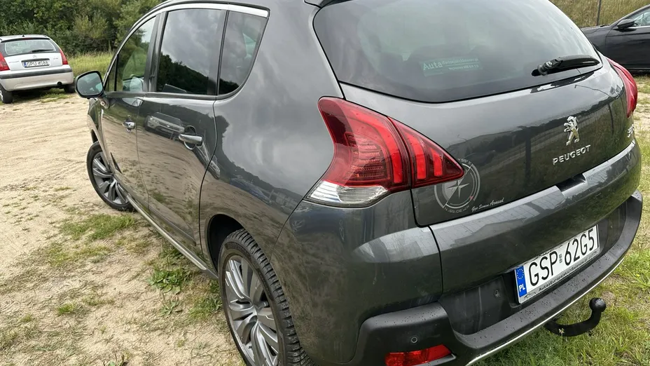 PEUGEOT 3008 -