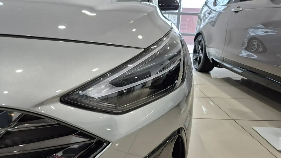 HYUNDAI i30 -