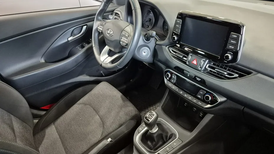 HYUNDAI i30 -