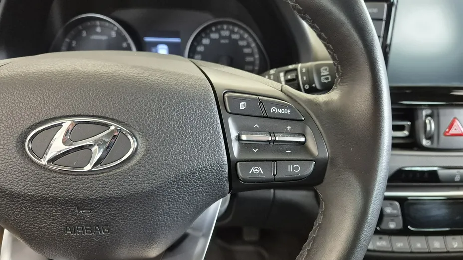 HYUNDAI i30 -