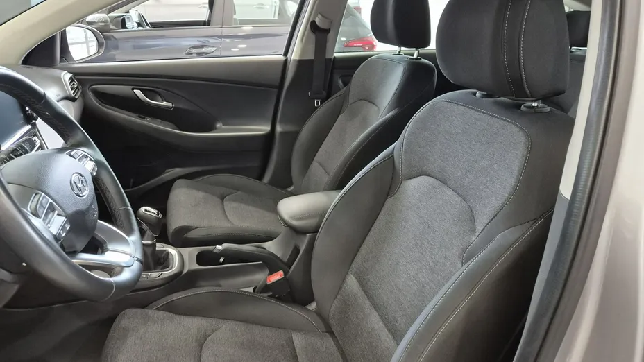 HYUNDAI i30 -