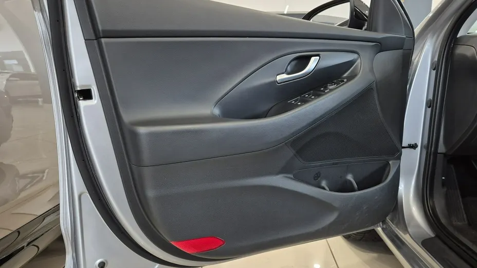 HYUNDAI i30 -