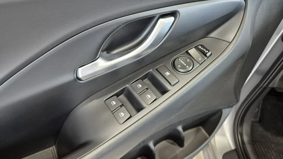 HYUNDAI i30 -