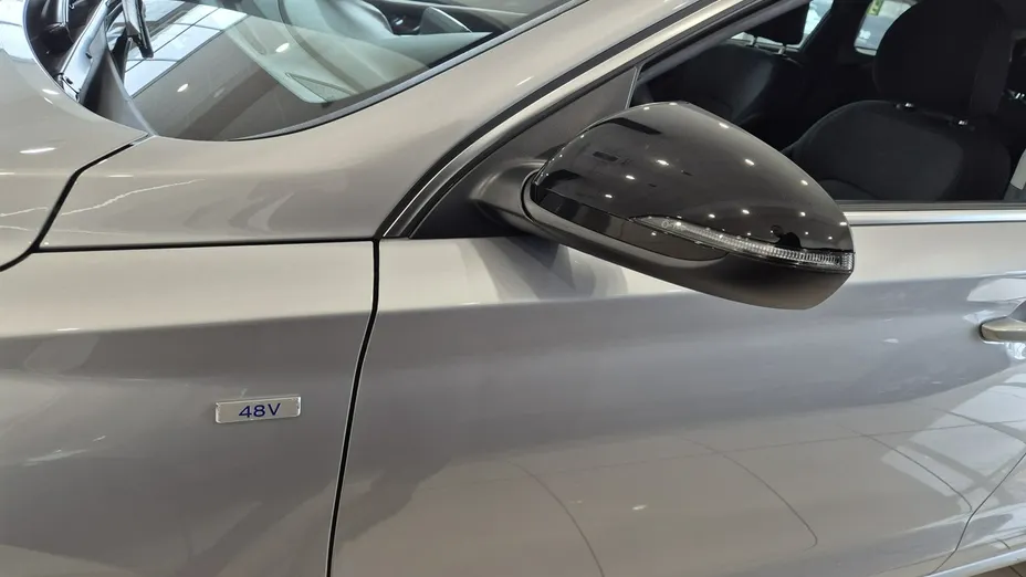 HYUNDAI i30 -