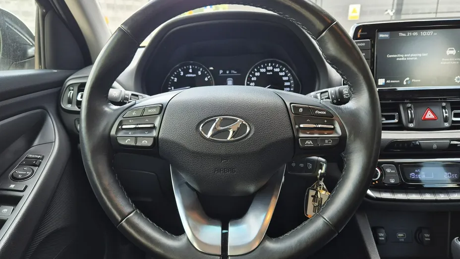 HYUNDAI i30 -