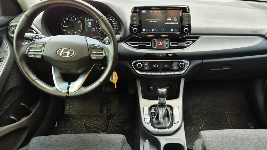 HYUNDAI i30 -