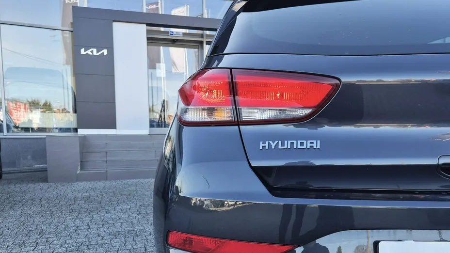 HYUNDAI i30 -