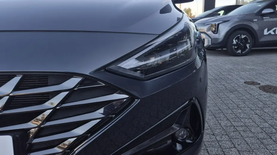 HYUNDAI i30 -