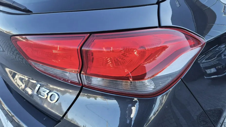HYUNDAI i30 -