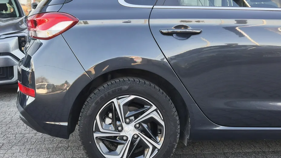 HYUNDAI i30 -