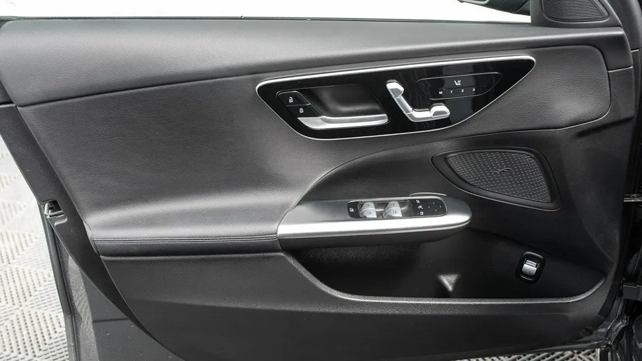 MERCEDES-BENZ C Klasa -