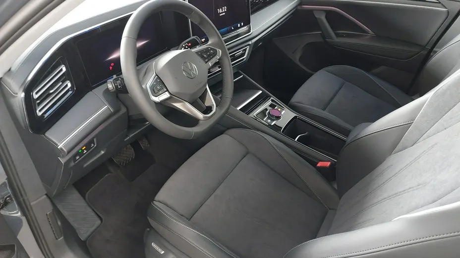 VOLKSWAGEN Tiguan -