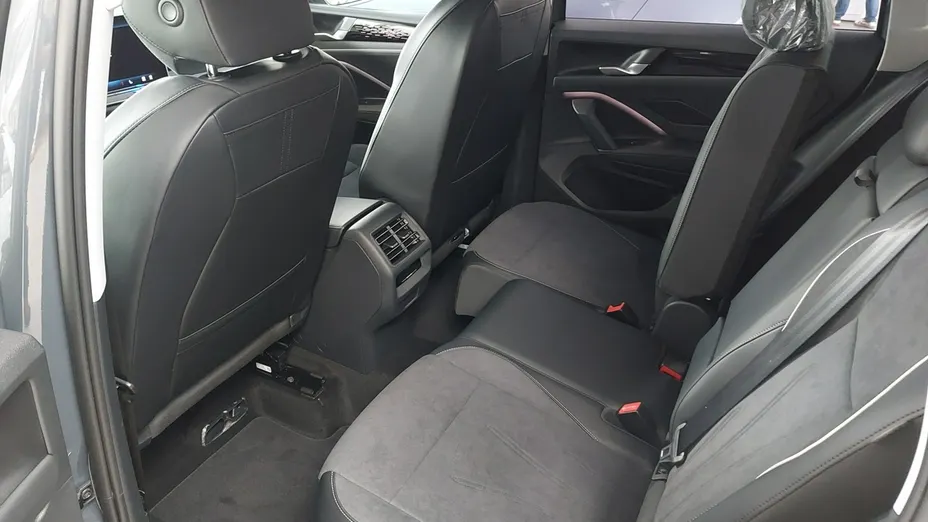 VOLKSWAGEN Tiguan -