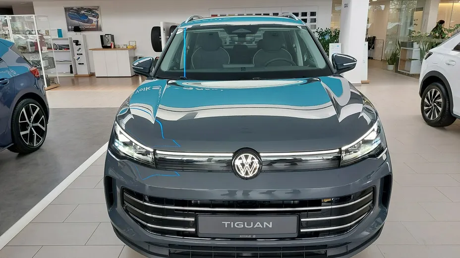 VOLKSWAGEN Tiguan -