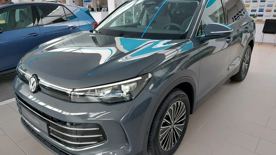 VOLKSWAGEN Tiguan -