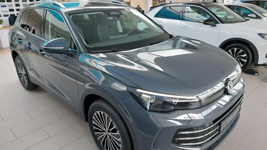 VOLKSWAGEN Tiguan -