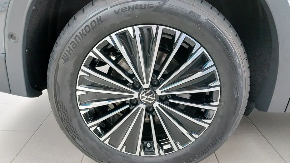 VOLKSWAGEN Tiguan -