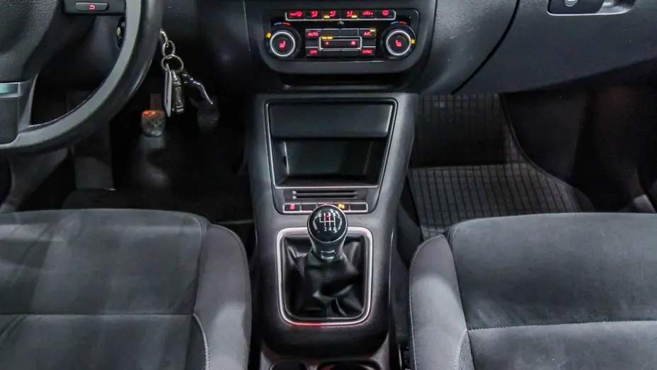 VOLKSWAGEN Tiguan -
