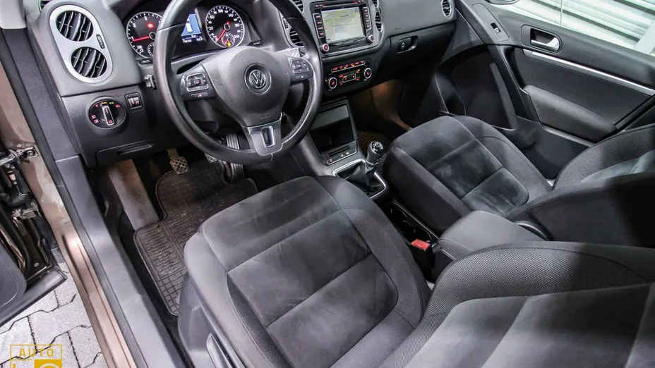 VOLKSWAGEN Tiguan -