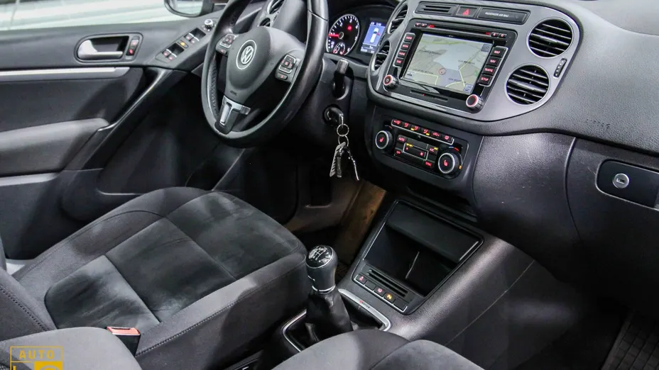 VOLKSWAGEN Tiguan -