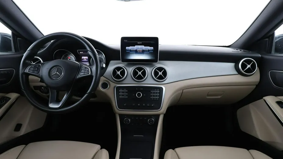 MERCEDES-BENZ CLA -
