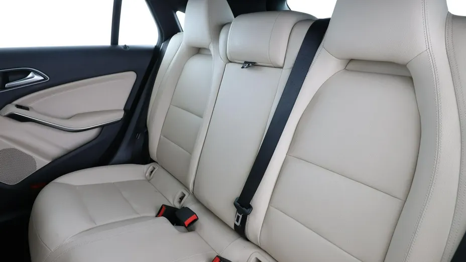 MERCEDES-BENZ CLA -