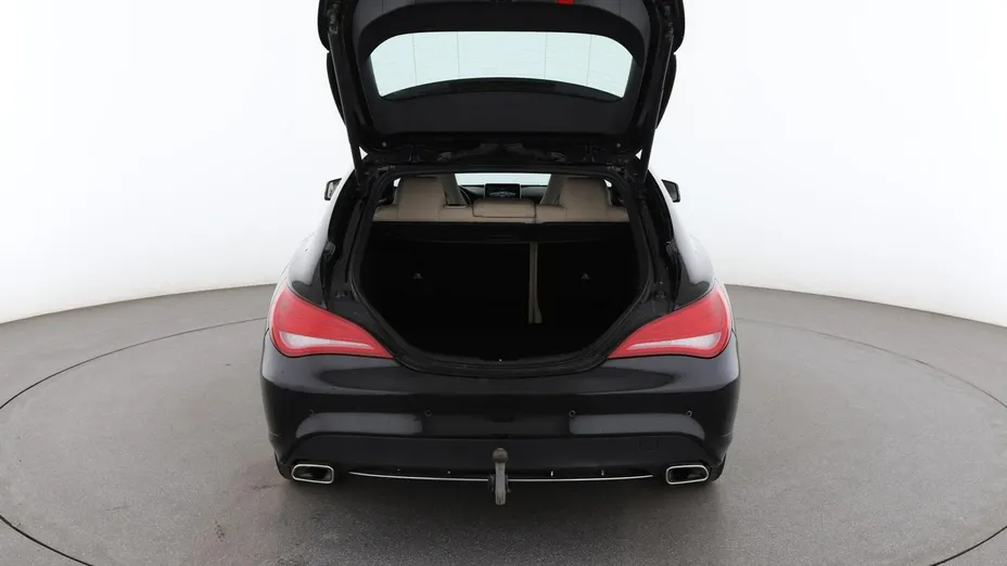 MERCEDES-BENZ CLA -