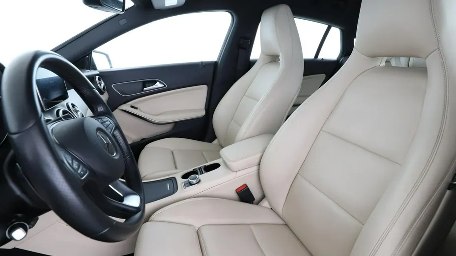MERCEDES-BENZ CLA -