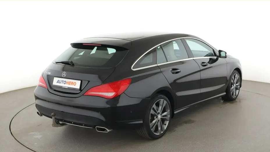 MERCEDES-BENZ CLA -