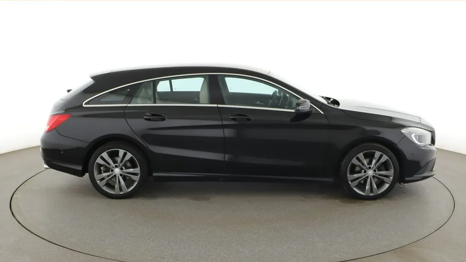 MERCEDES-BENZ CLA -