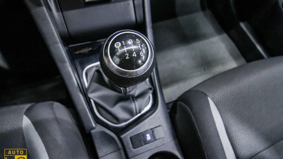 TOYOTA Auris -
