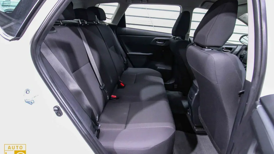 TOYOTA Auris -